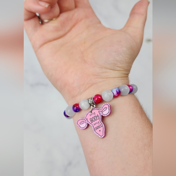 Pro-choice catseye stretch bracelet - Picture 9 of 13
